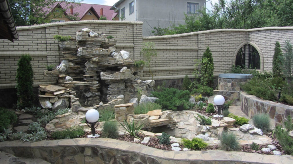 Дазайн водоспаду, благоустрій території заміського будинку